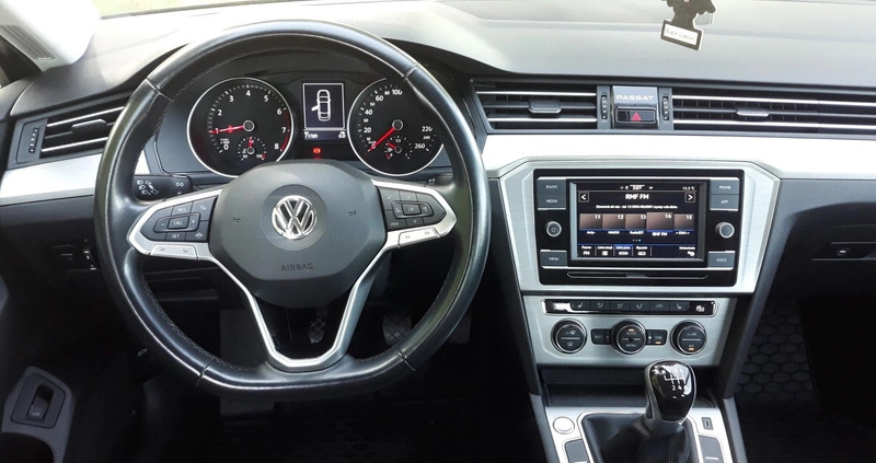 Volkswagen Passat cena 74900 przebieg: 71800, rok produkcji 2020 z Lędziny małe 704